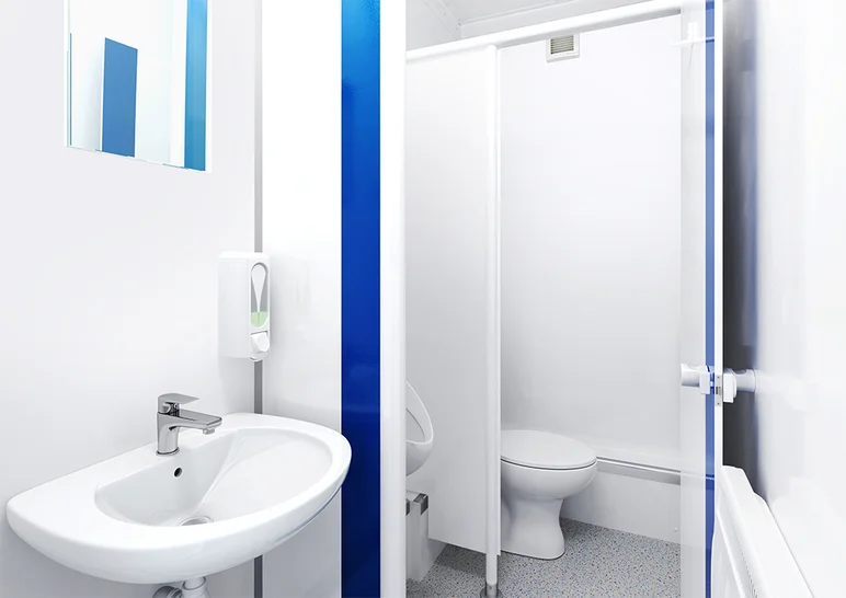 Innenansicht kleiner WC-Container